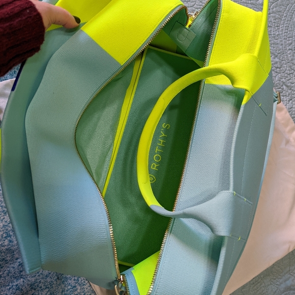 Rothys Overnighter in Aqua Prism - Picture 2 of 5